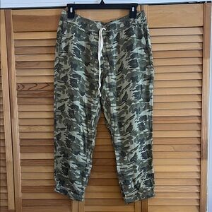Camouflage women’s Pants